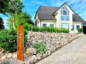 Wellness & Komfortferienwohnung Strandliebe mit Sauna, Terrasse, Garten & Balkon, bei Laboe